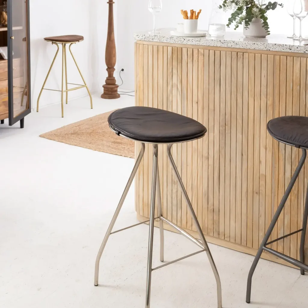 Tabouret de bar en cuir noir et métal Lya