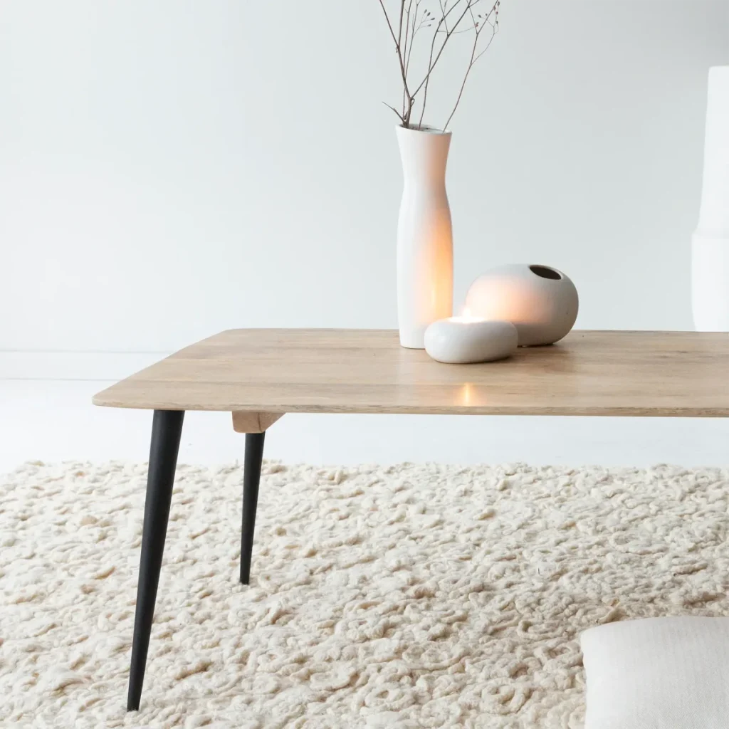 Décorer une table basse : idées et conseils pour un salon tendance !